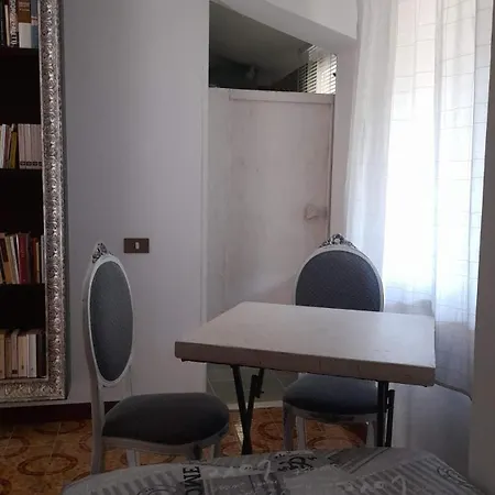 Invit Arti Apartmán Capoterra