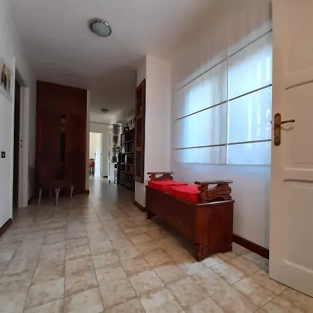 Apartment Invit Arti